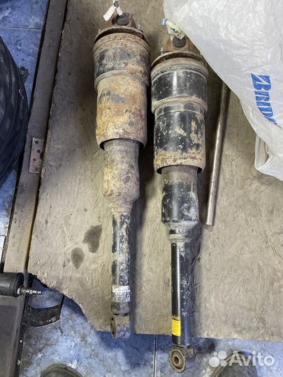 Амортизаторы LS 460 (задние)