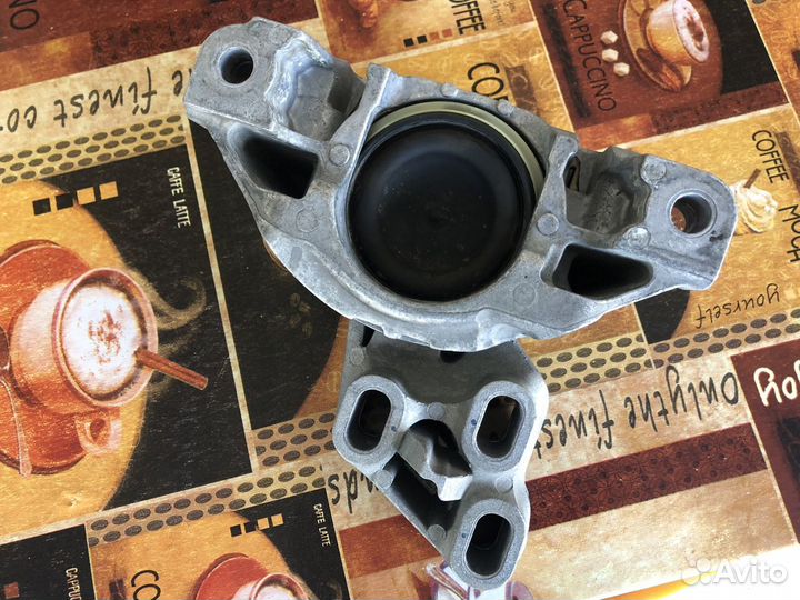 Опора,подушка акпп, Мерседес w176,A2462400617