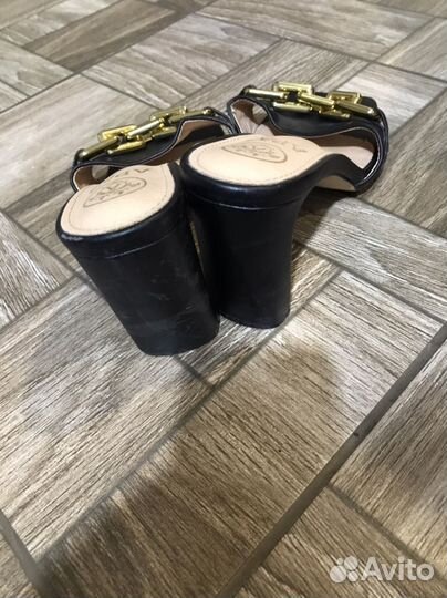 Босоножки женские