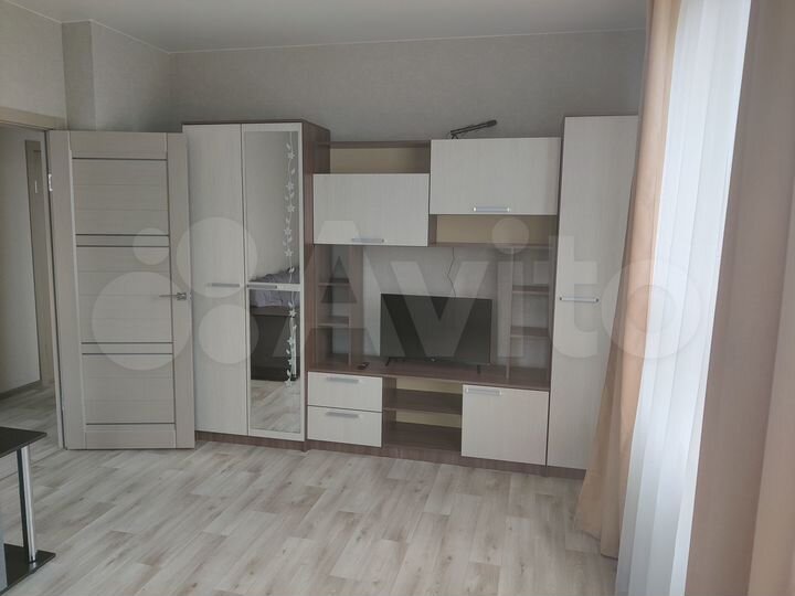 2-к. квартира, 56 м², 3/17 эт.