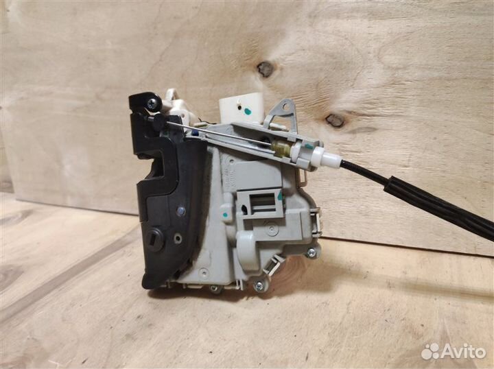 Замок двери задний правый Audi A4 B8