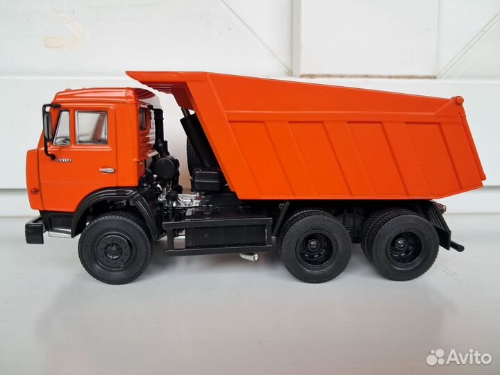 Камаз 65115 самосвал Харьковская резина 1:43
