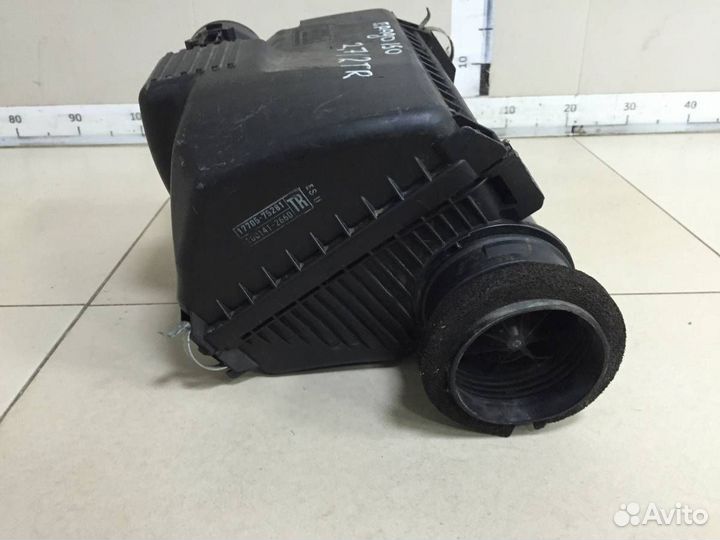 Корпус воздушного фильтра Toyota Land Cruiser Prado