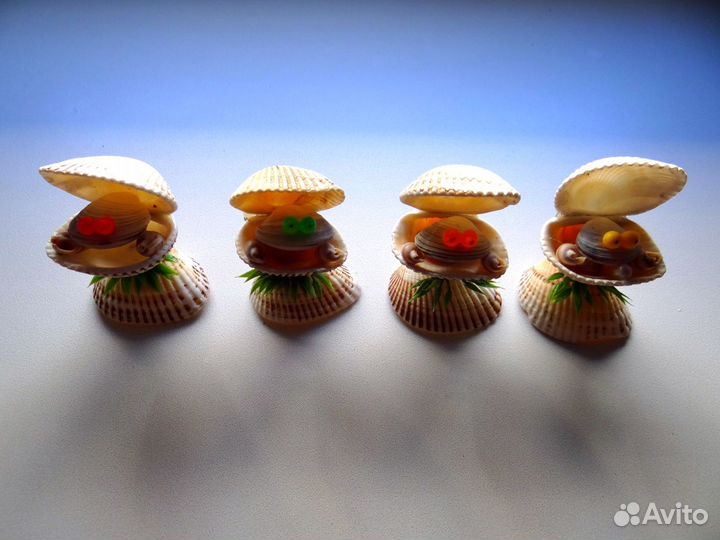 Крабик с жемчугом в ракушке