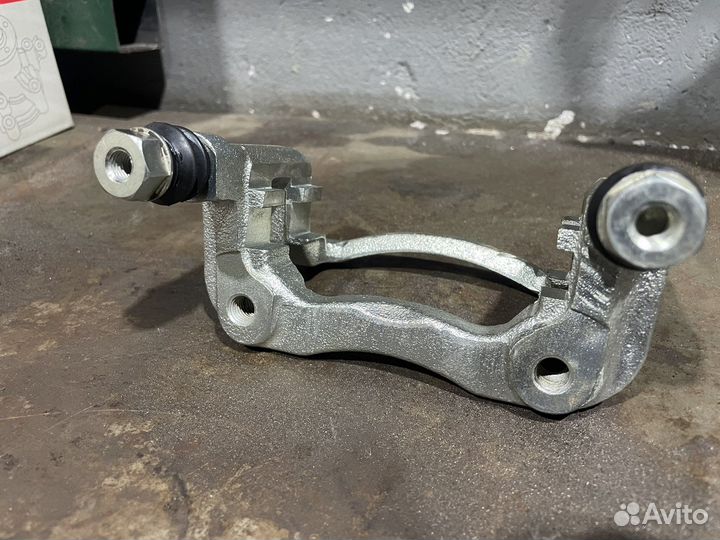 Суппорт тормозной задний правый Hyundai Solaris