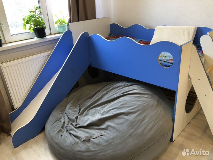 Детская кровать с горкой