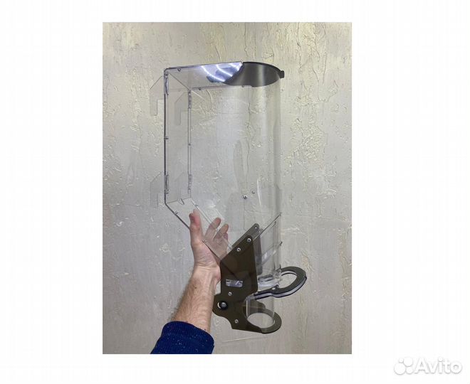 Гравитационный контейнер диспенсер