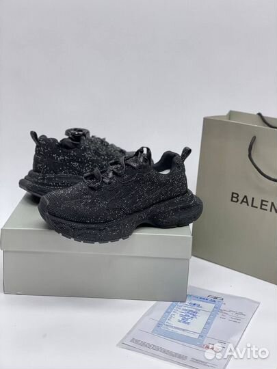 Кроссовки Balenciaga в стразах