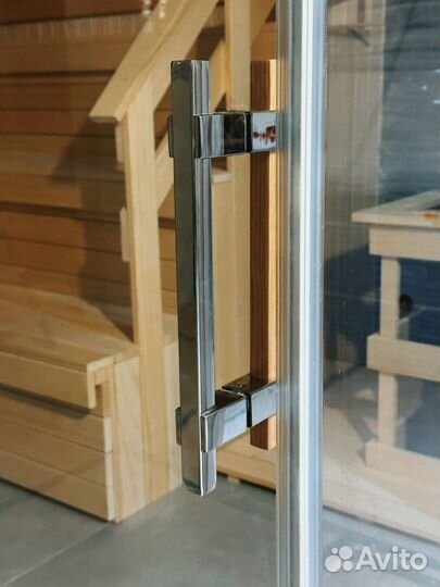 Стеклянная дверь в сауну