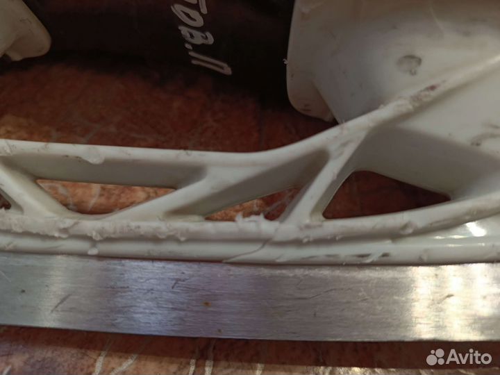 Коньки хоккейные 36р