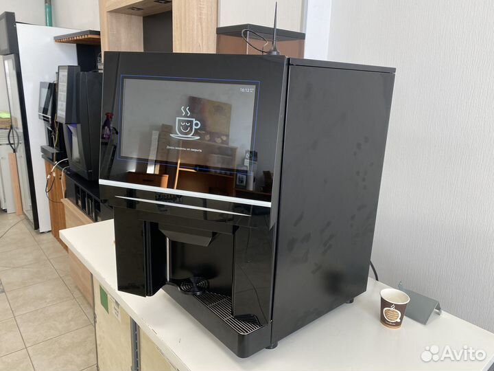 Профессиональная кофемашина для кофейни