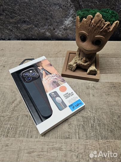 Чехол на iPhone 14 Pro