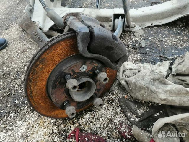 Суппорт передний левый, правый Renault Symbol