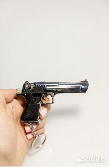 Брелок пистолет Desert Eagle масшта 3:1