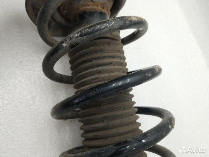 Амортизатор подвески передний левый Volkswagen