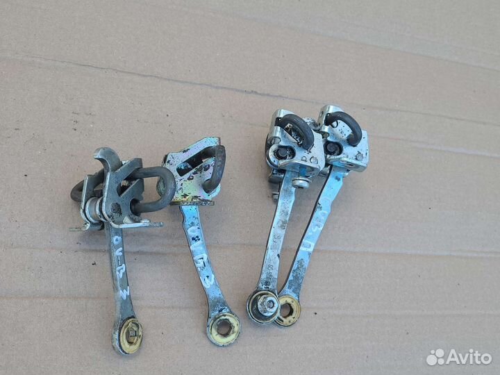 Ограничитель двери передний Opel Vectra B 95-2001