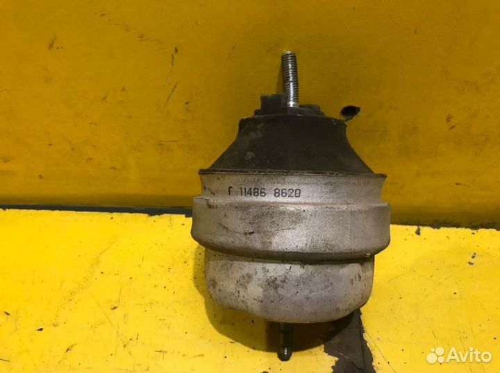 Опора двигателя правая Volkswagen Passat 2000-2005