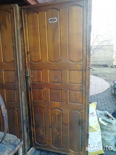 Двери деревянные, из лиственницы, экслюзив