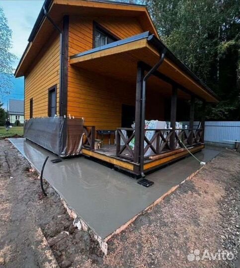 Бригада строителей