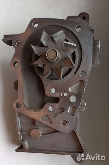 Помпа на renault logan