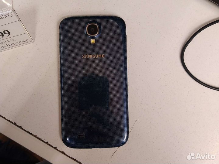 Телефон Samsung i9500 galaxy s4