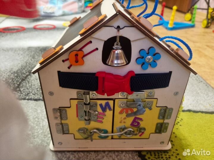 Бизиборд домик