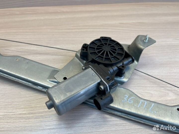 Стеклоподемник передний левый Renault Duster