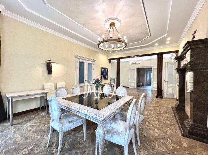 Дом 750 м² на участке 20 сот.