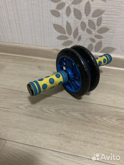 Ролик для пресса, тренажер