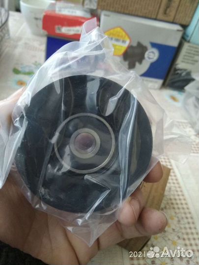 Ролик паразитный