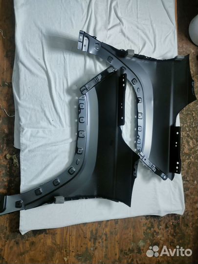 Крыло переднее левое и правое Москвич 3