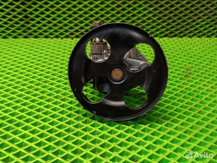 Насос гидроусилителя Mitsubishi carisma