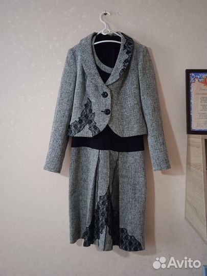 Платье с пиджаком