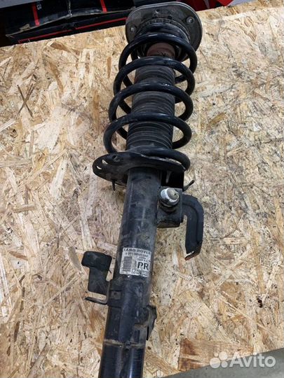 Стойка подвески передняя правая Land Rover