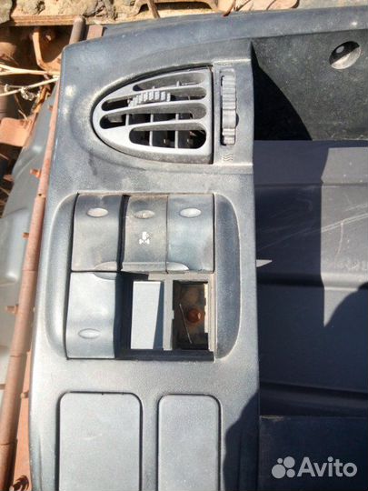 Накладка на щиток приборов Hyundai Hd500 тягач