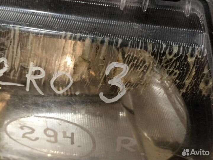 Фара правая Mitsubishi Pajero 3 2000-2006г