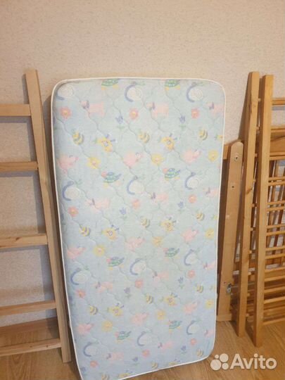 Кроватка детская с матрасом