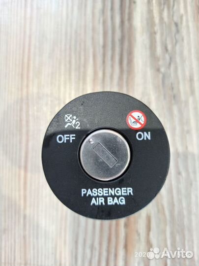 Выключатель подушки безопасности пассажира Kia pic