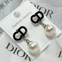 Серьги с жемчугом Dior