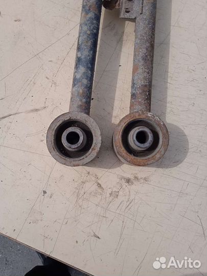 Рычаг задней подвески Nissan Terrano 2 Ниссан