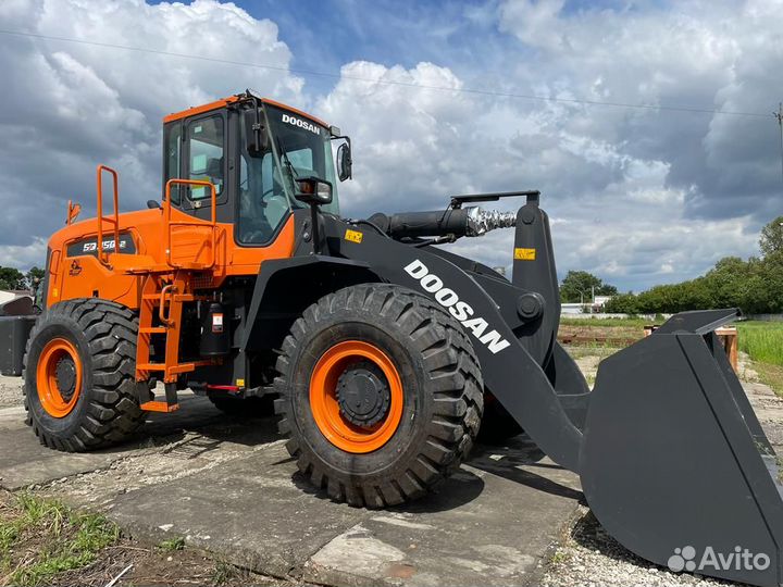 Фронтальный погрузчик DOOSAN SD350, 2022