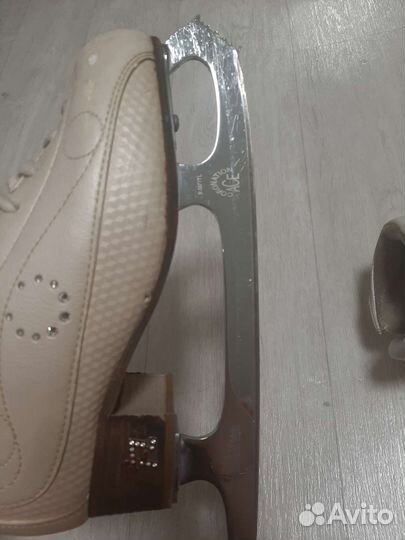 Фигурные коньки risport royal elit