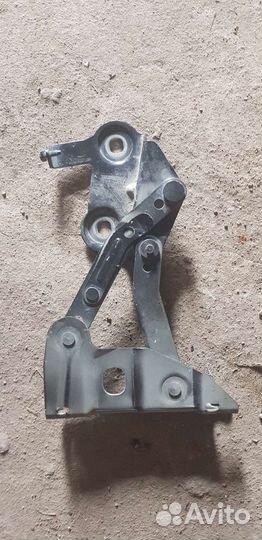 Петля капота правая Ланд Ровер Land Rover L322