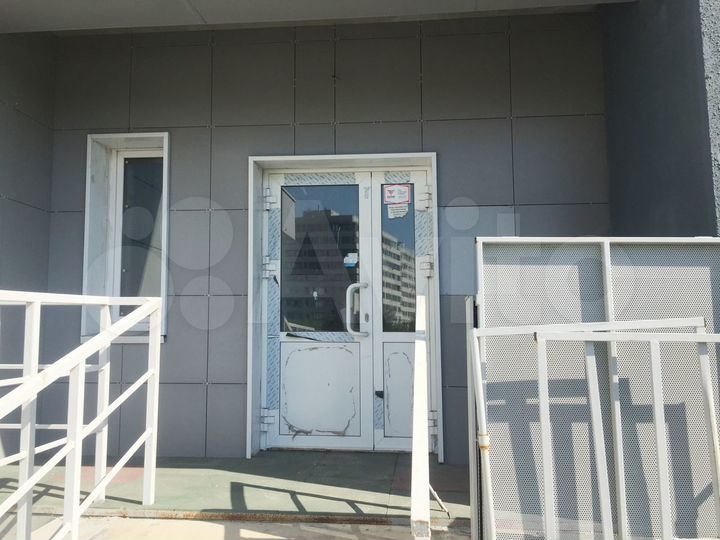 Отдельный вход, с санузлами 97 м²