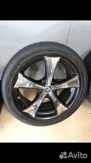 Комплект колес nokian R18 на Lexus