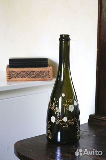 Бутылка стеклянная от шампанского с цветами