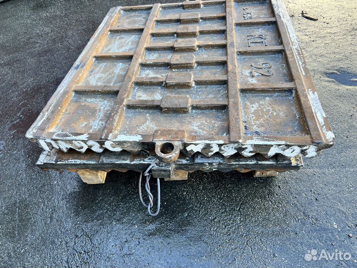 Плиты дробящие из наличия и под заказ. для Дробилк