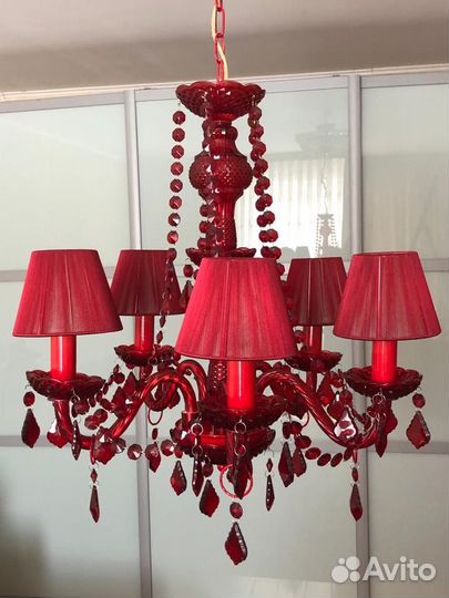Продам люстру