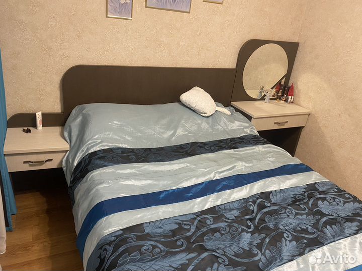 Спальный гарнитур