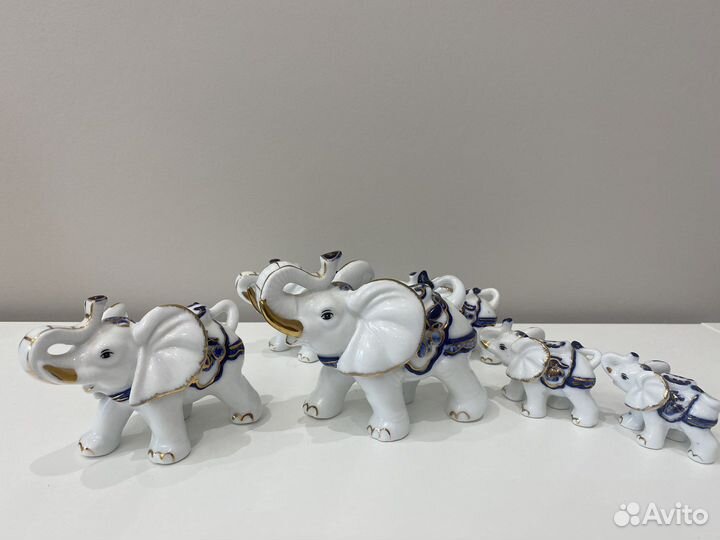 Слоники фарфоровые